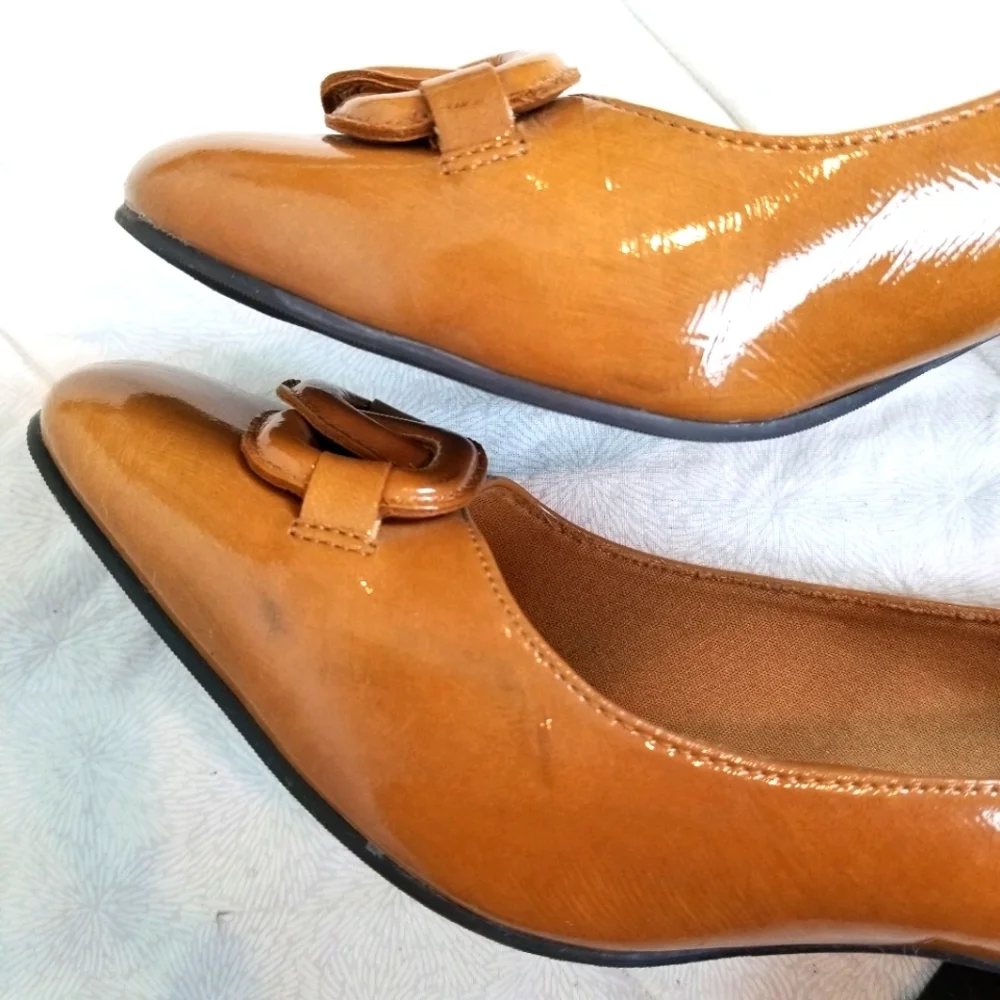East 5th Ave deep yellow faux patent leather loafers block heel grandma chic 7